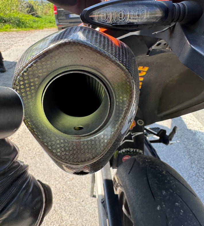 Schock am Sorpesee: Polizei stoppt rücksichtsloses Motorradfahren!