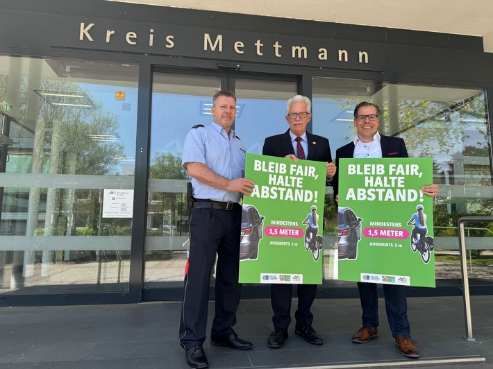 Die Polizei Mettmann startet die Kampagne "Bleib fair, halte Abstand!" im Kreis Mettmann und fördert Verkehrssicherheit für Radfahrer.