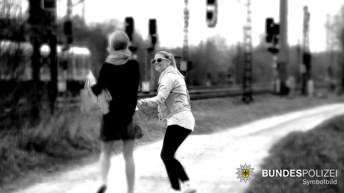 16-Jähriger verliert Fuß bei Zugunfall – Bundespolizei warnt!