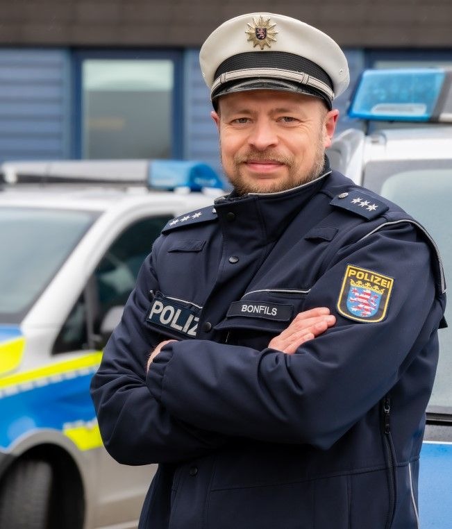 Bürgernähe garantiert: Schutzmann Bonfils in Kronberg vor Ort!