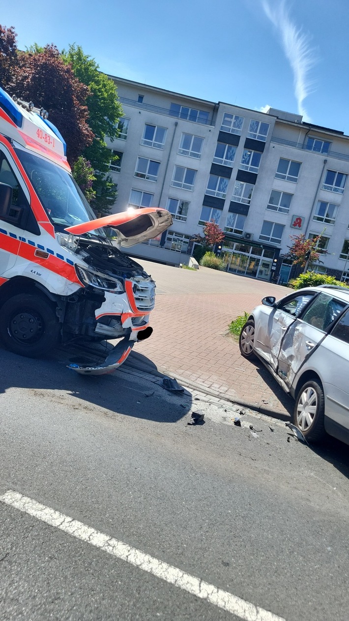 Dramatische Unfallflucht in Oyten: Rettungswagen im Einsatz!