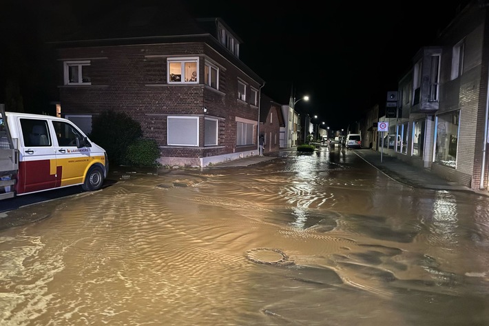 Einsatzmarathon am 1. Mai: Feuerwehr Goch kämpft gegen Wasser und Feuer