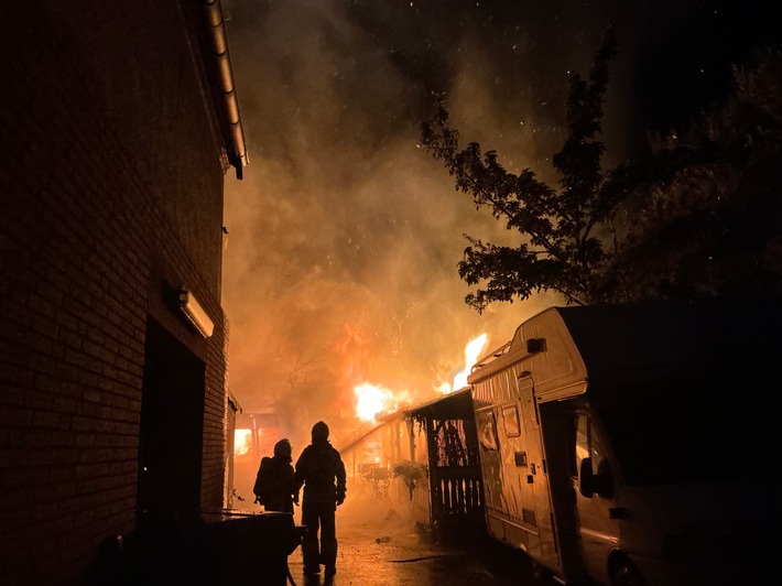 Feuer in Bottrop: Schnelle Feuerwehr rettet Wohnhaus vor Flammen!