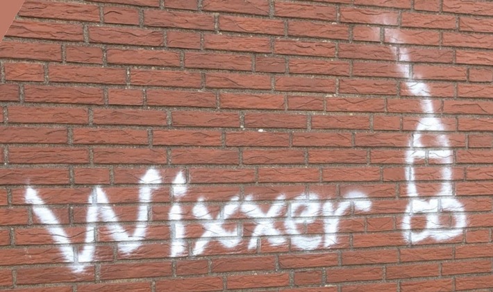 Graffiti-Schmierereien in Marne: Polizei sucht wichtige Zeugen!