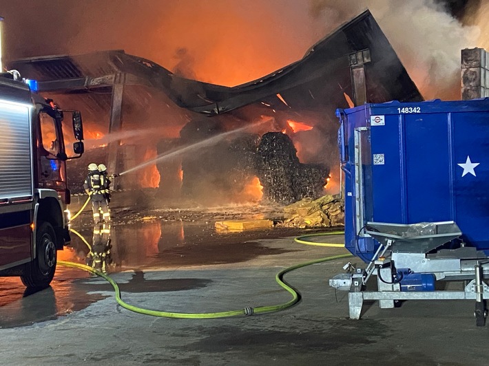 Großbrand im Industriegebiet Hermeskeil: Bevölkerung gewarnt!