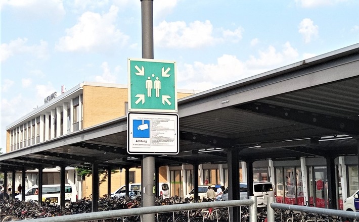 Die Polizei Hildesheim informiert über die Inbetriebnahme der Videoüberwachung am Bahnhofsplatz zur Verbesserung der Sicherheit.