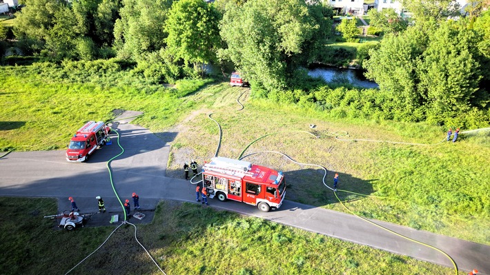 Jugendfeuerwehr Arnsberg: So üben die Einsatzkräfte gegen Vegetationsbrände!