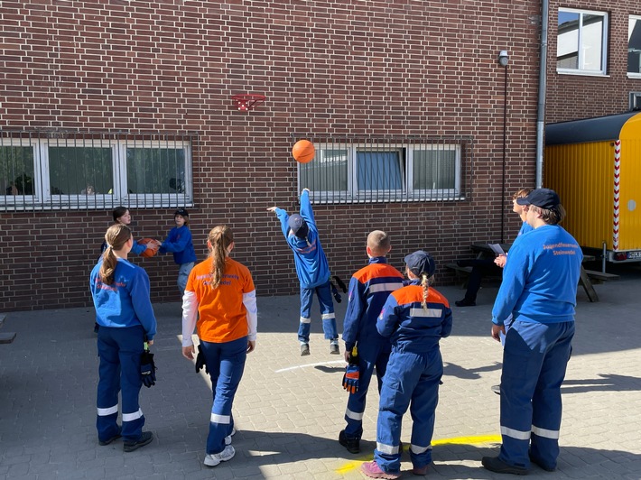 Jugendfeuerwehr Lehrte begeistert beim spannenden Orientierungs-Marsch!