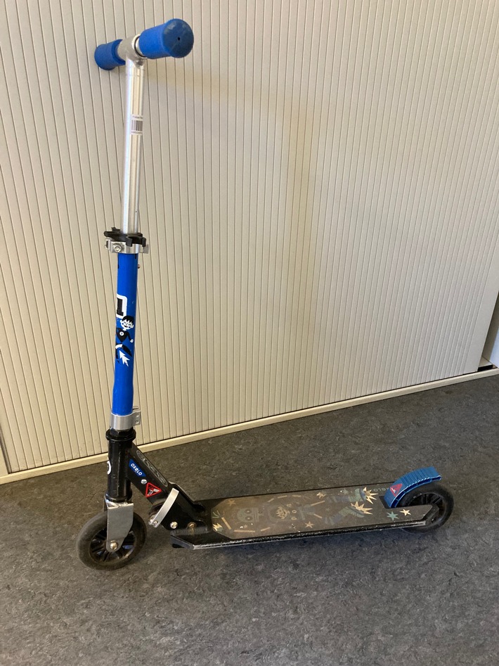 Junge aus Herten bringt gestohlenen Tretroller zur Polizei zurück!