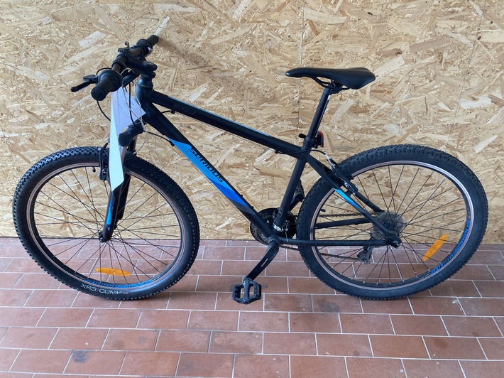 Polizei sucht Eigentümer: Wer vermisst sein schwarzes Mountainbike?