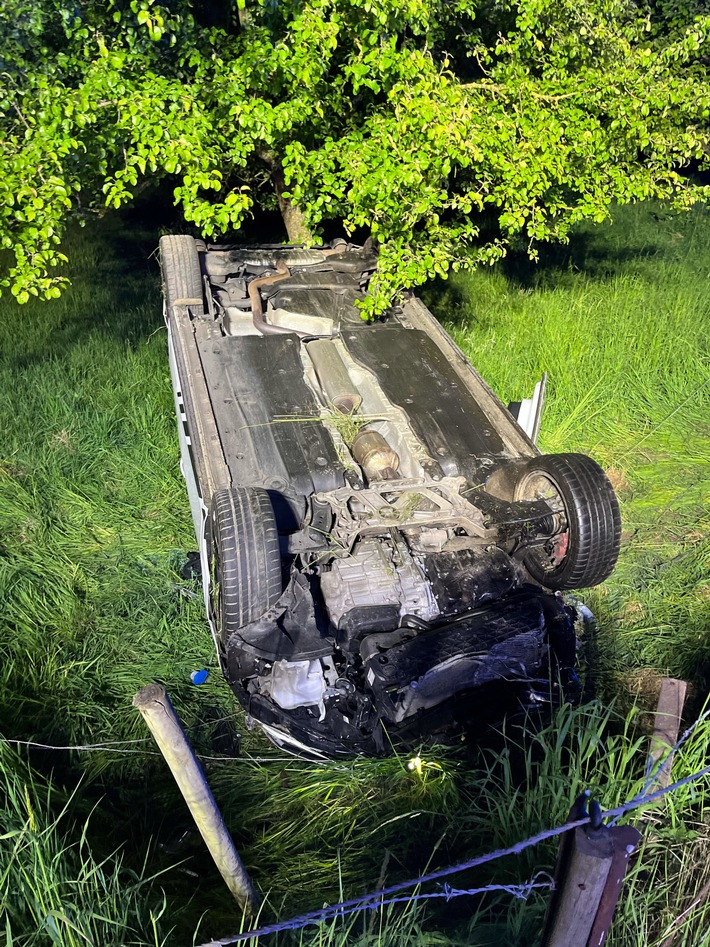 Rasante Fahrt endet im Chaos: Auto überschlägt sich in Hagen!