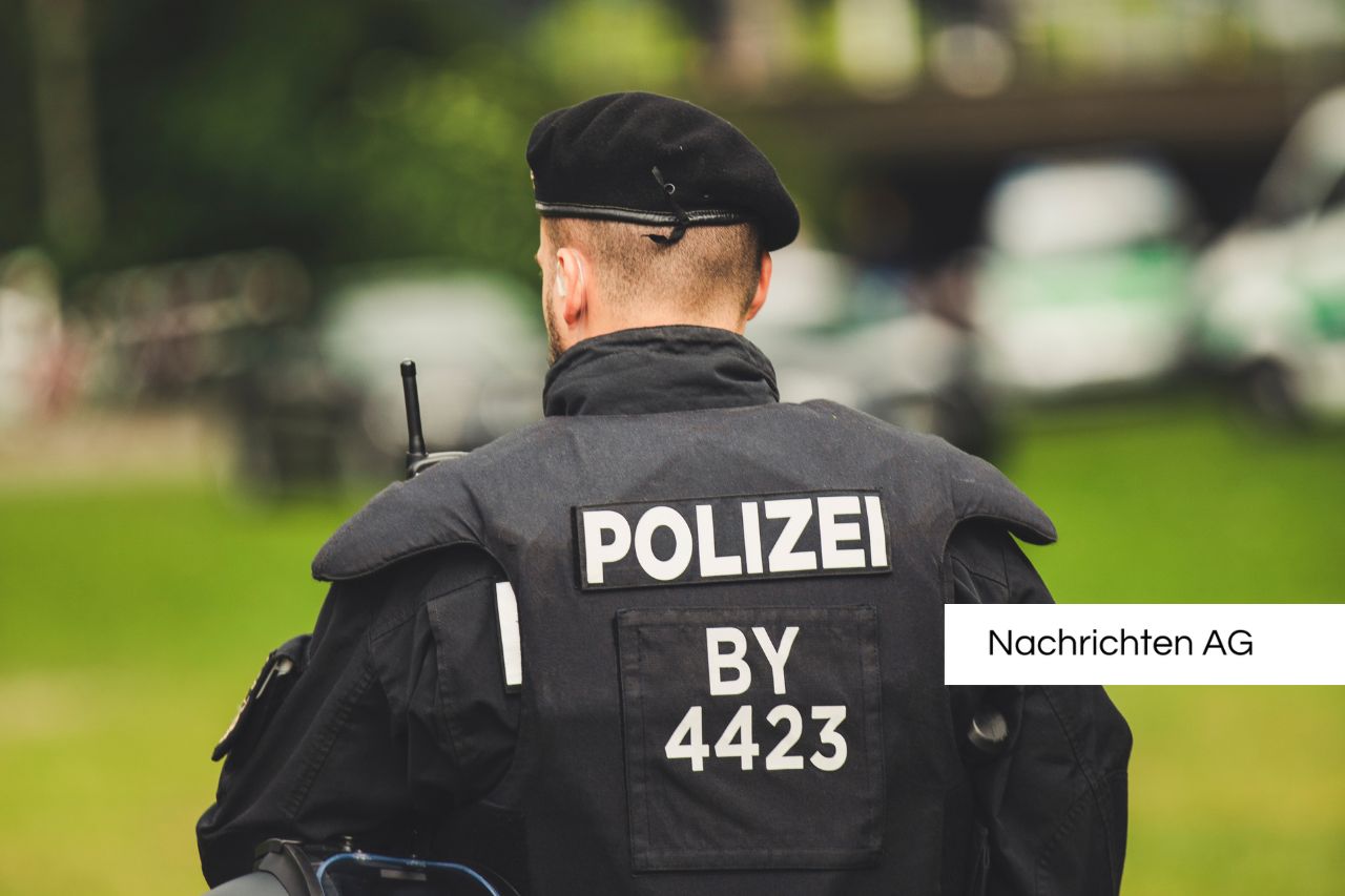 Dobrindt verbietet Königreich Deutschland : Polizei schlägt zu!