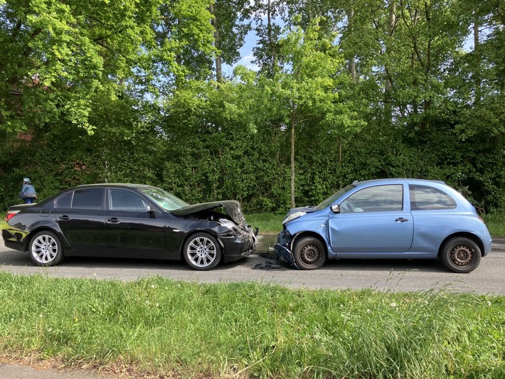 Schock in Buxtehude: Zwei Verletzte nach schwerem Verkehrsunfall!
