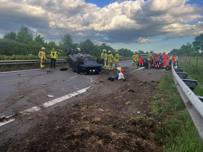 Schrecklicher Unfall auf der A26: Vier Verletzte und riesiger Stau!