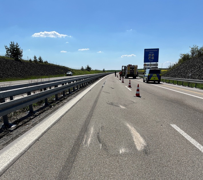 Schwerer Unfall auf A71: Pkw überschlägt sich – Beifahrerin in Lebensgefahr!