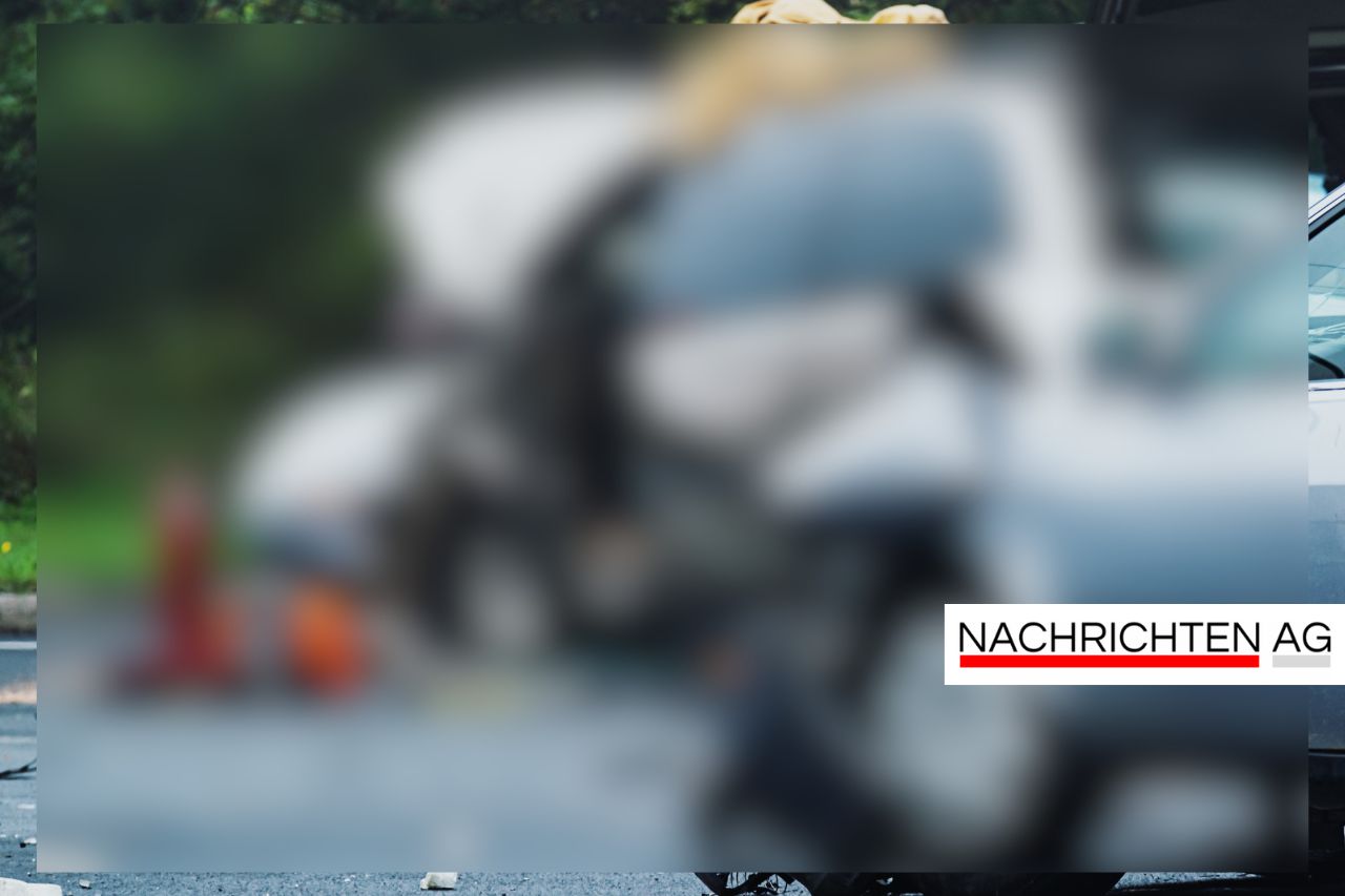 Verkehrsunfall auf B247: 83-Jähriger verletzt und Straße gesperrt!