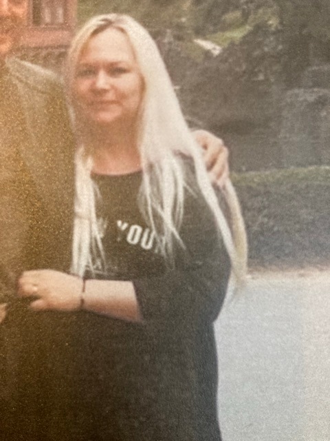 Polizei sucht nach der vermissten 52-jährigen Carmen M. aus Frankfurt-Seckbach, Diabetes-Patientin, seit 3. Mai 2025.