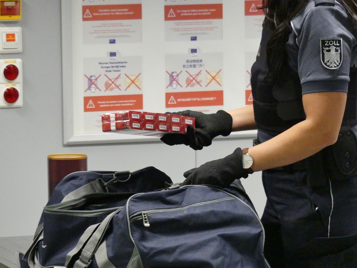 Zollstop am Frankfurter Flughafen: Luxuswaren für 27.000 Euro beschlagnahmt!