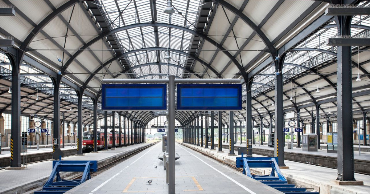Enthüllung in Stuttgart: Exhibitionist schockiert Fahrgäste in U-Bahn!