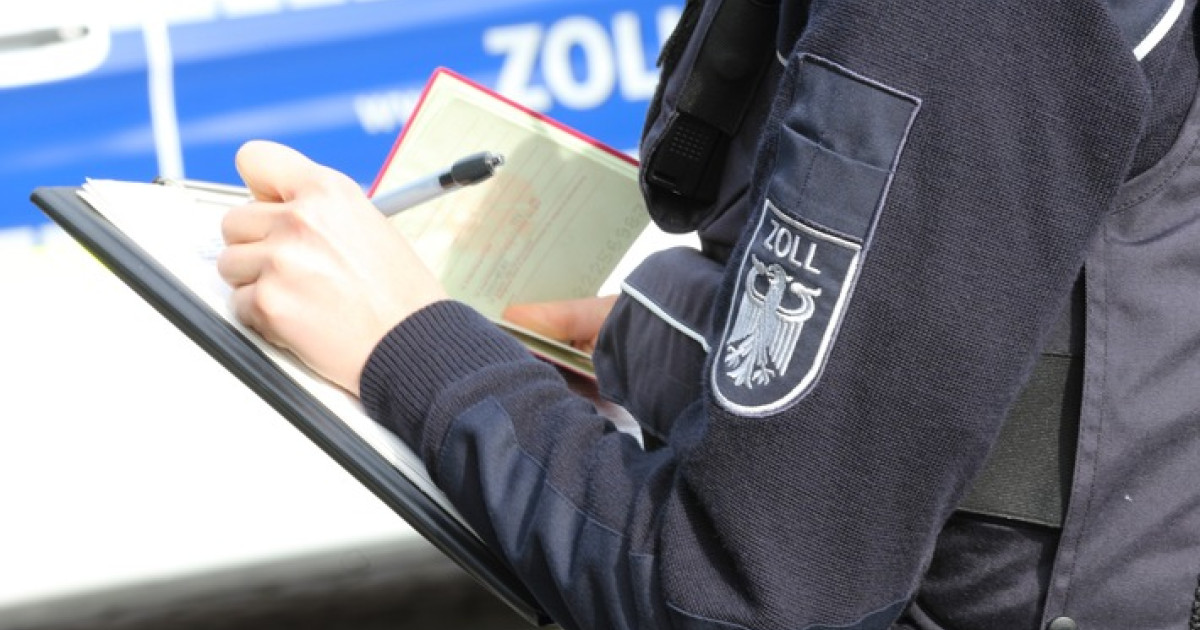 Zollkontrolle in Köln: Über 160 Fahrer unter die Lupe genommen!