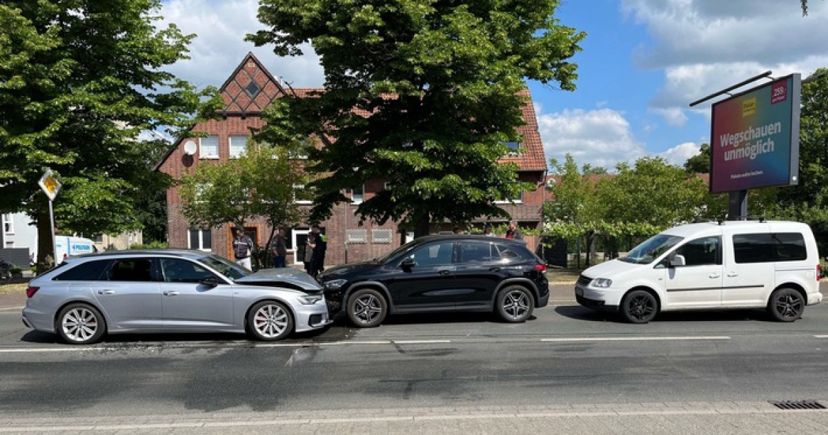 Audi-Fahrer gerät in Gegenverkehr: 63-Jähriger verletzt!