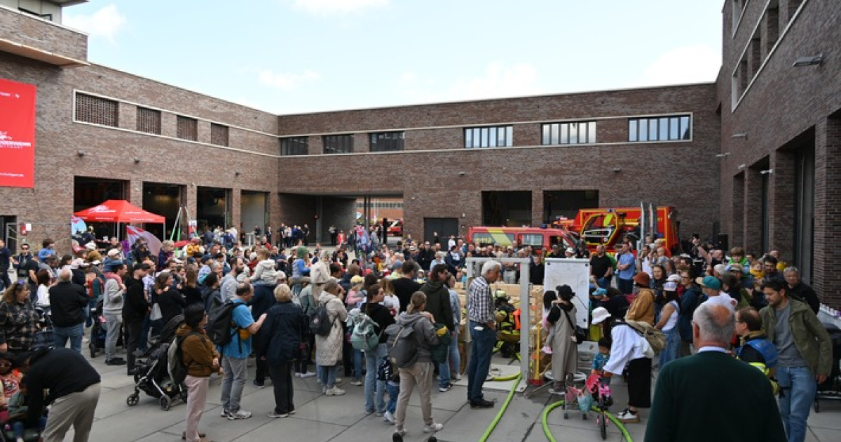 Feuerwehr Stuttgart begeistert über 10.000 Besucher beim Tag der offenen Tür!