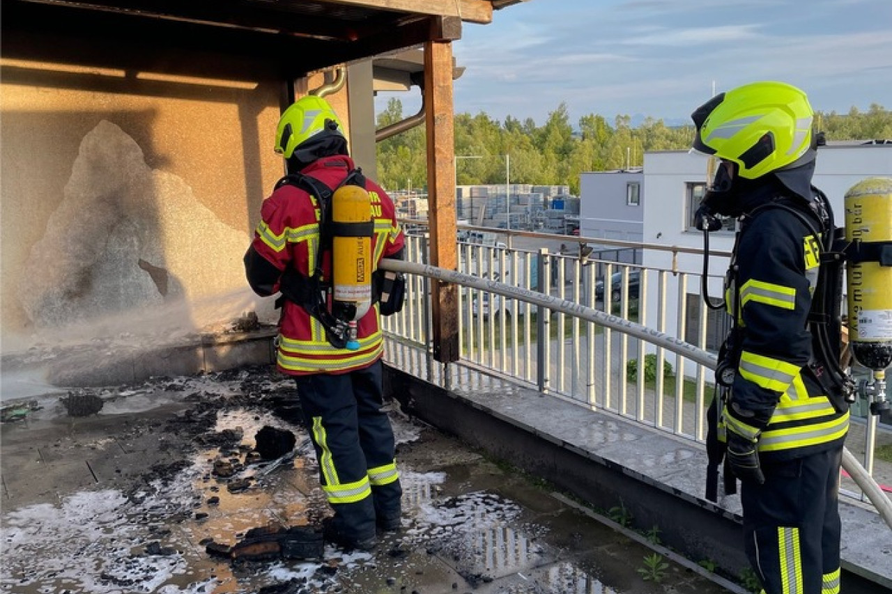Brand auf Balkon in Reichenau: Feuerwehr verhindert Schlimmeres!