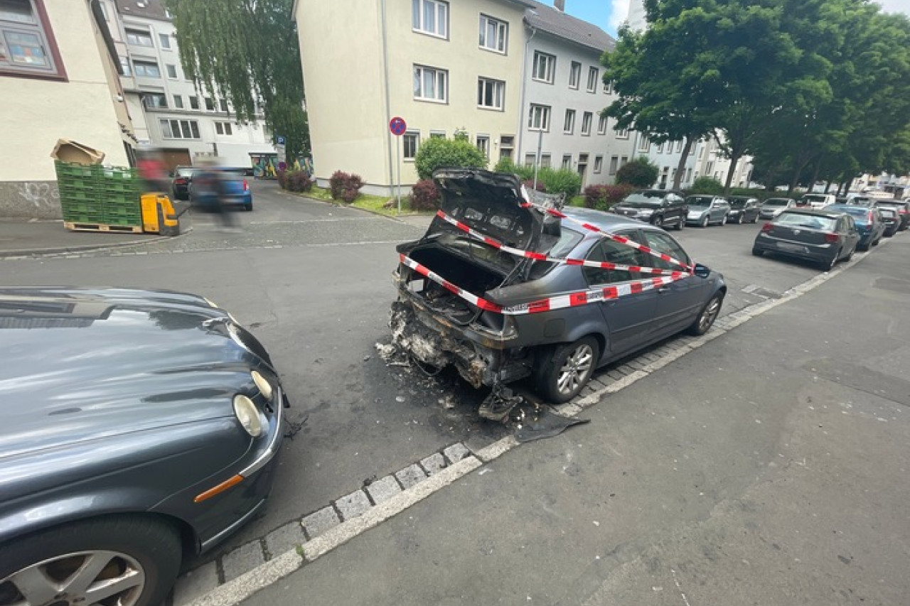 Brennender BMW in Kassel: Kripo ermittelt wegen Brandstiftung!