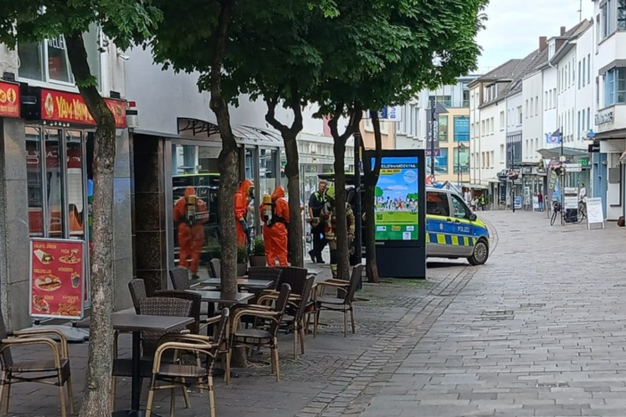 Unbekanntes Pulver in Paderborn: Feuerwehr im Großeinsatz!