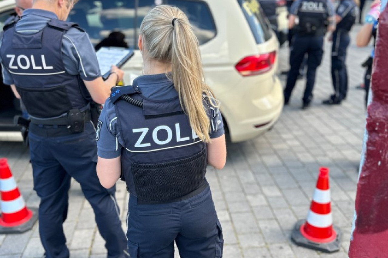 Zollkontrolle in Hessen: Mehr als 40 Verstöße im Taxi-Gewerbe aufgedeckt!