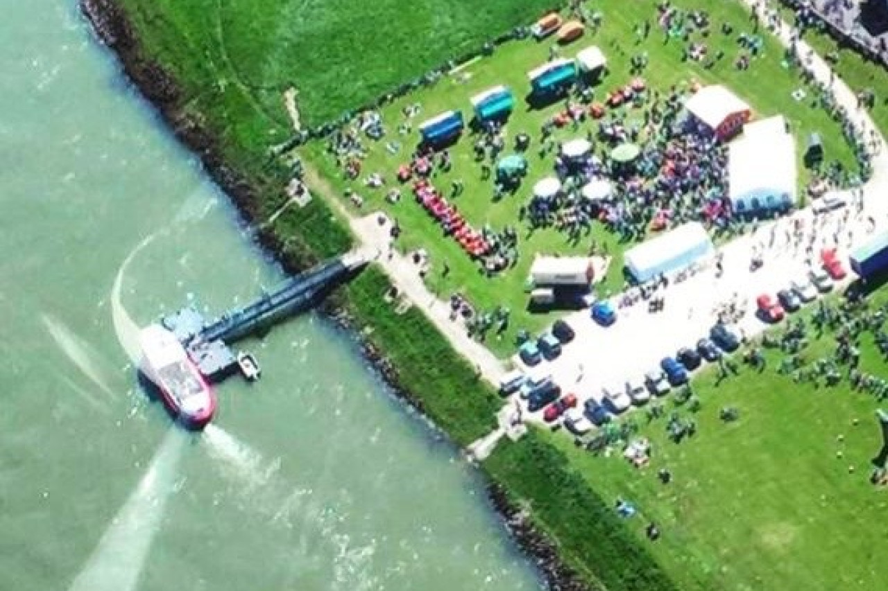 Traditionelles Biwak am Rhein: Feuerwerksstimmung in Grieth!