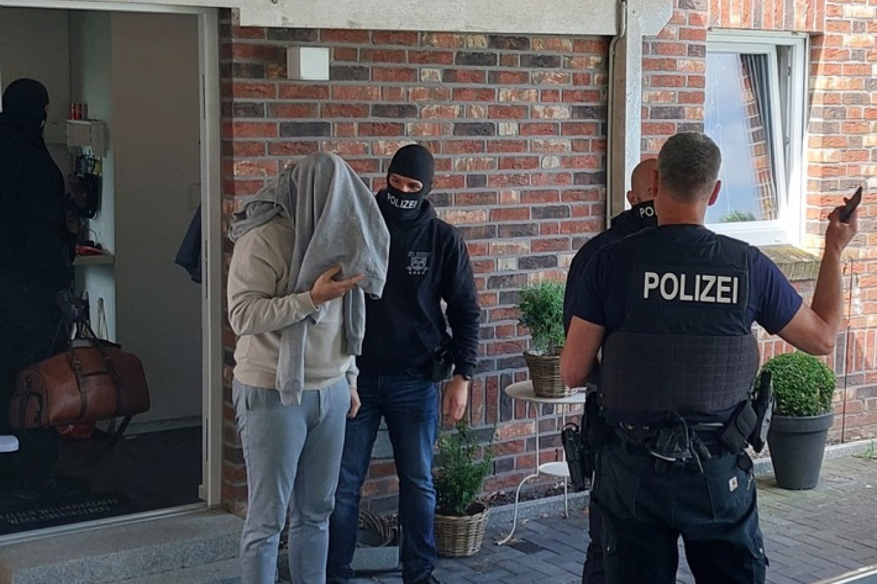 Bundespolizei zerschlägt riesiges Schleusernetz in Schleswig-Holstein!
