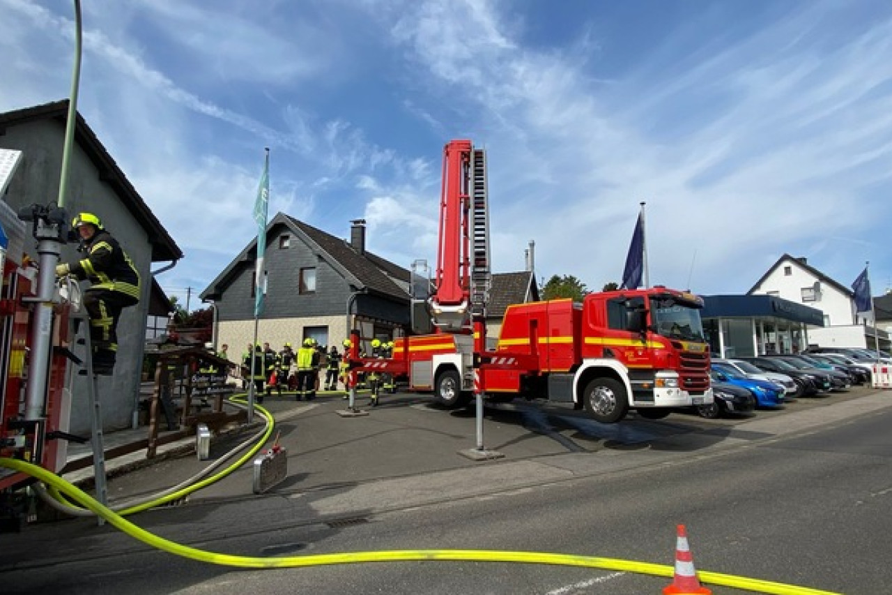 Brand in Schreinerei: Nideggener Feuerwehr im Alarmmodus!