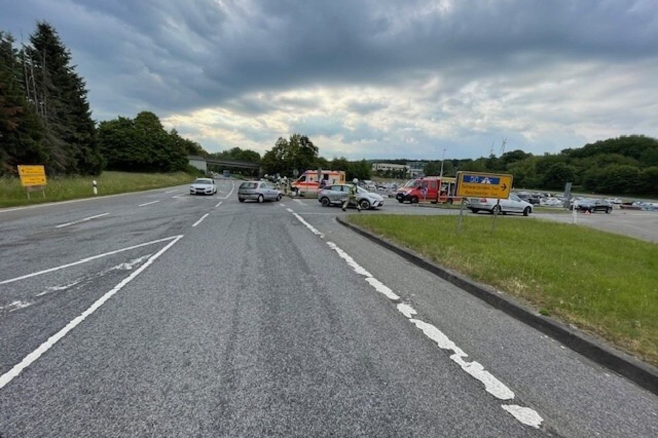 Heftiger Unfall in Kusel: Abbiegefehler führt zu Kollision!