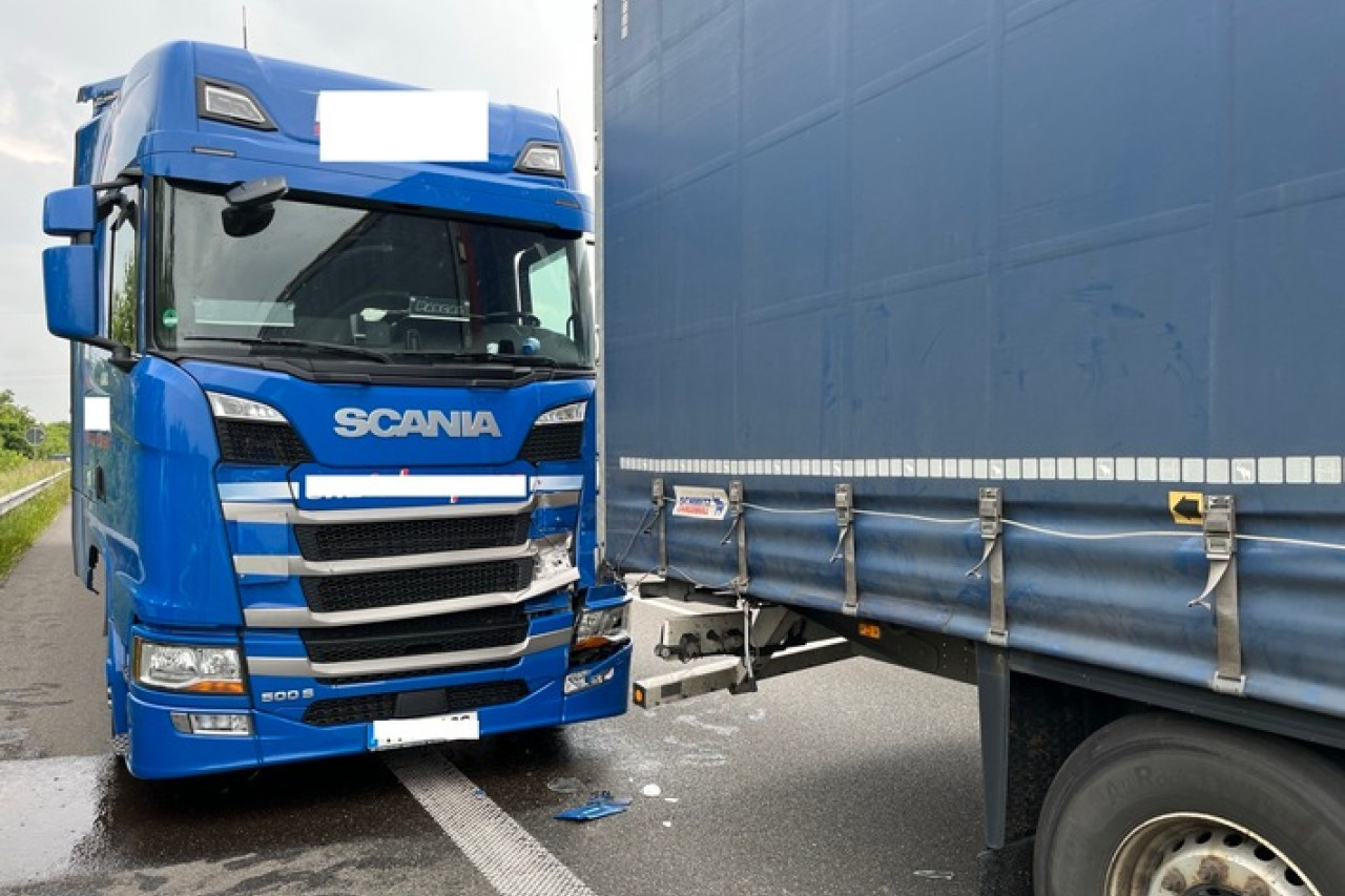 Zwei schwere LKW-Unfälle auf der BAB 65: Autobahn stundenlang blockiert!