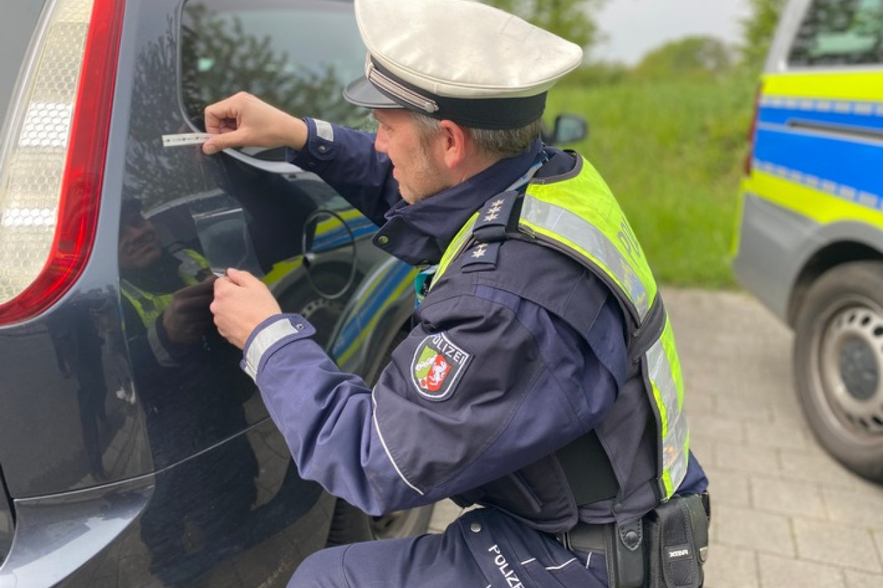 Verkehrschaos im Kreis Mettmann: Mehrere Fahrer flüchten nach Unfällen!