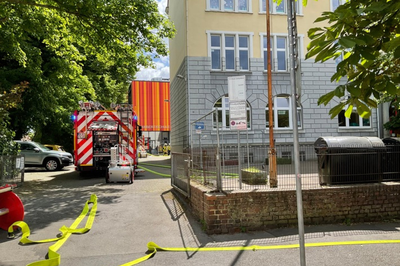 Brandalarm an Schule in Gladbeck: Feuerwehr im Einsatz!