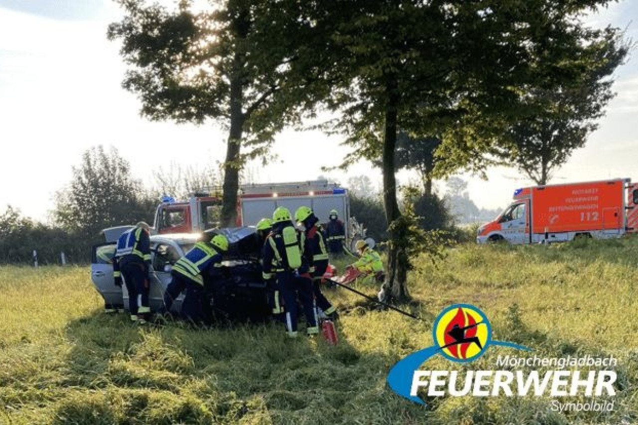25 Menschen evakuiert: Dramatischer Zwischenfall am Mönchengladbacher Bahnhof!