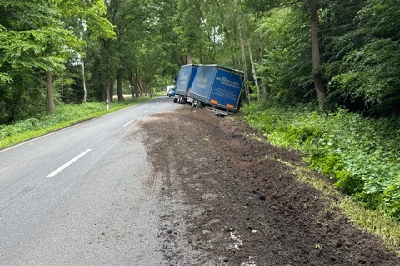Verkehrschaos in Dörverden: LKWUnfall zwingt zur stundenlangen Sperrung!