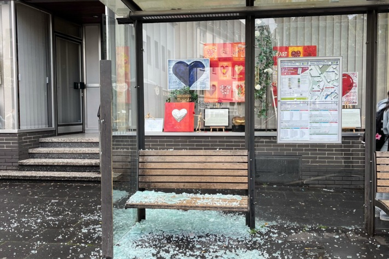 Jugendliche flüchten nach E-Scooter-Unfall in Hagen – Zeugen dringend gesucht!