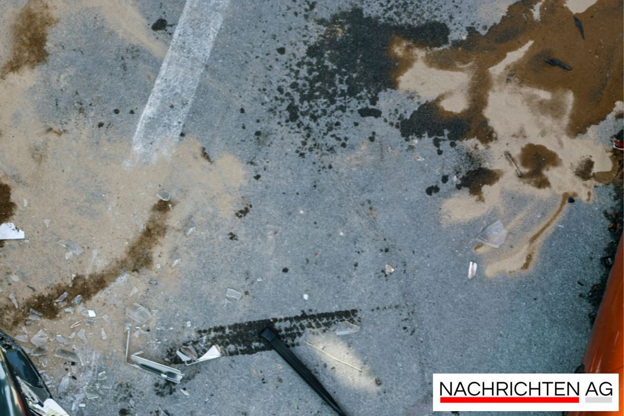 Radlader-Chaos auf der B 252: Fahrer unter Alkoholeinfluss!