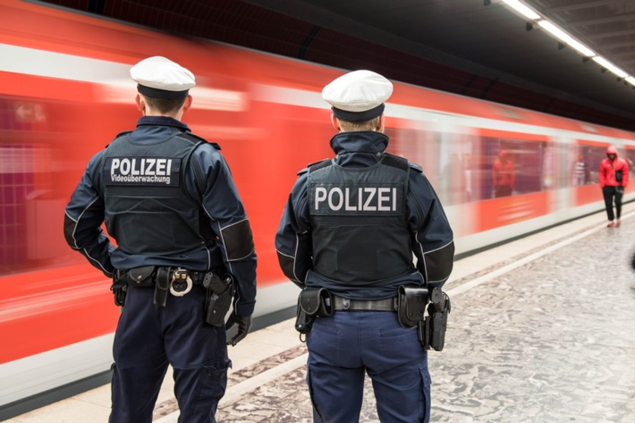 Festnahme in Blankenese: Gesuchter Mann ohne Fahrschein enttarnt!