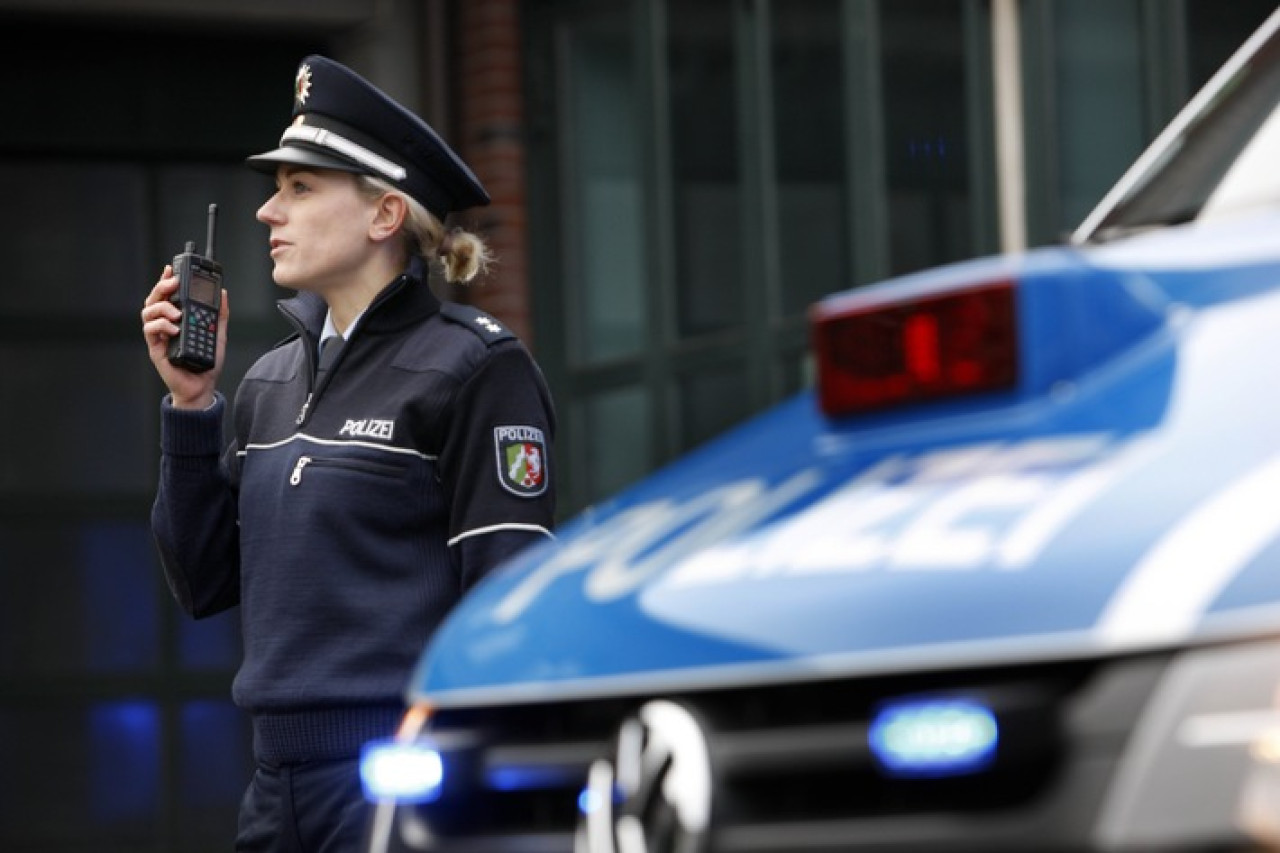 Brandserie in Monheim: Polizei ermittelt nach Fahrzeugbränden!