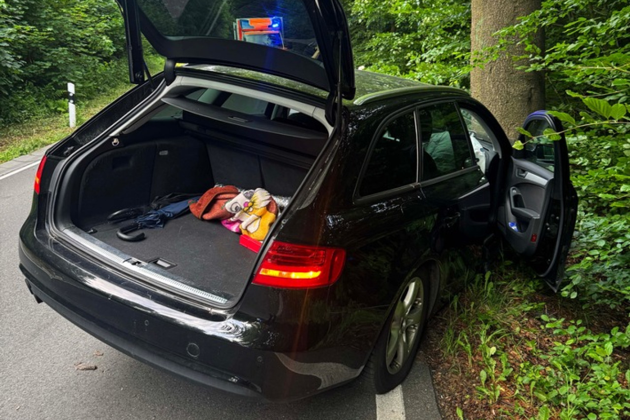 Verkehrsunfall auf der Ender Talstraße: Zwei Verletzte nach Aufprall!