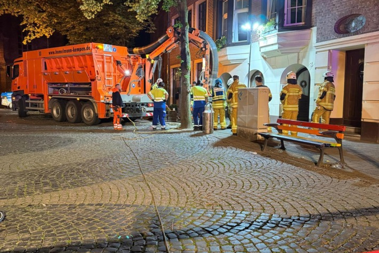 Dramatische Nacht für die Feuerwehr Tönisvorst: Gasalarm und Rettungseinsatz!