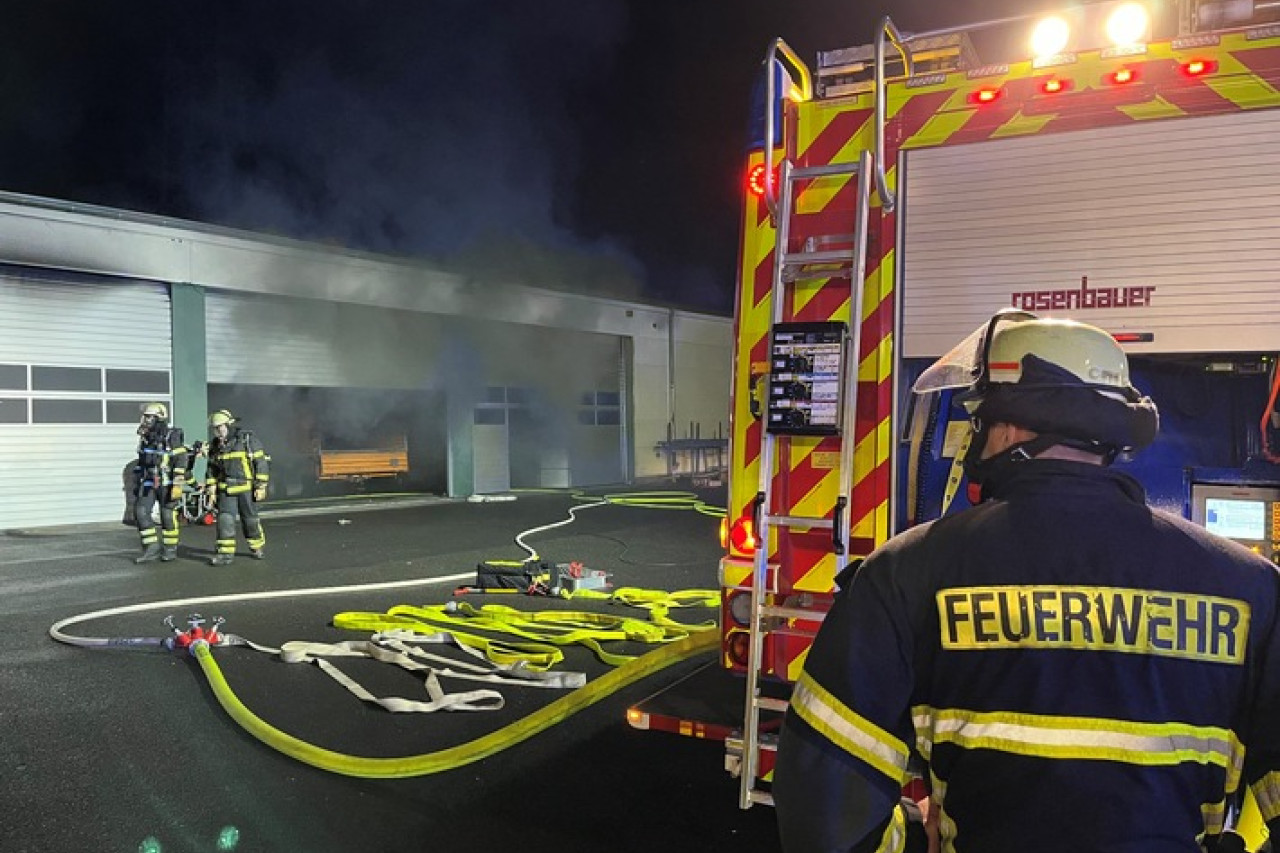 Feuer im Bauhof Alfter: Dramatischer Einsatz der Feuerwehr in Impekoven!