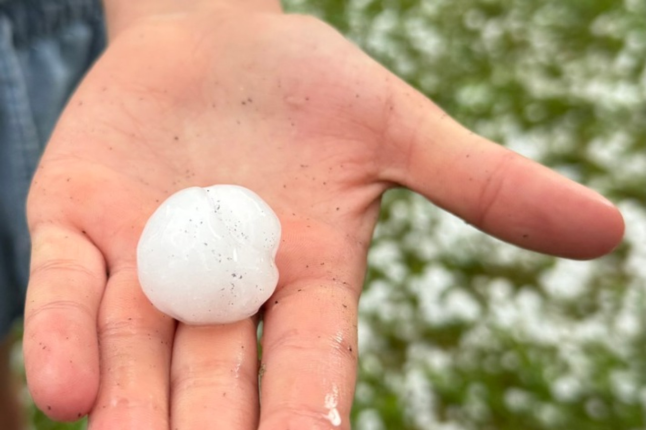 Drama in Bad Säckingen: Feuerwehr kämpft gegen ungebremsten Hagel!