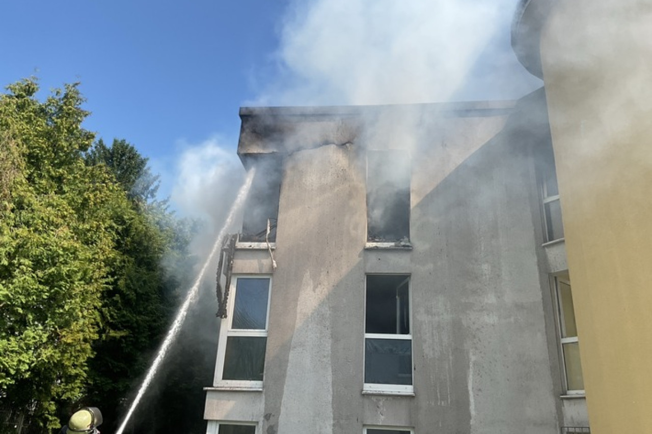 Wohnungsbrand in Lütgendortmund: Bewohner in Spezialklinik nach Rauchvergiftung!