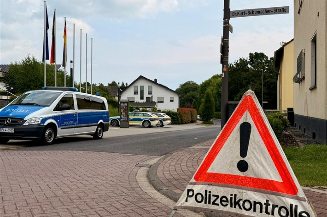 Verborgene Gefahren: Polizei kontrolliert LKW-Verkehr in Plaidt!