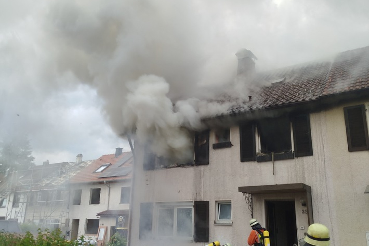 Dramatischer Wohnungsbrand in Wangen: Feuerwehr rettet zwei Kinder!